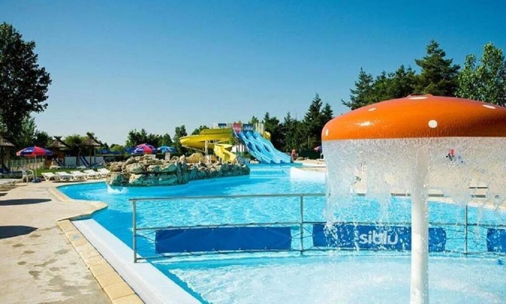 Camping 4* 3 CH 2 SDB- Lave linge- Lave vaisselle Onzain Eksteriør billede